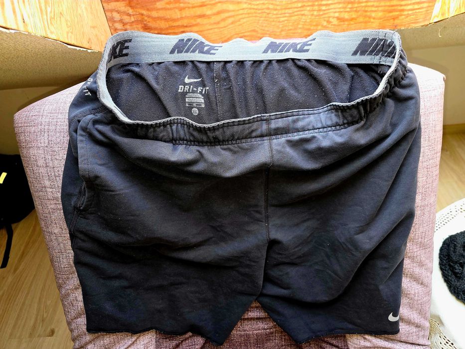 Nike - czarne szorty z kieszeniami, rozm. XL