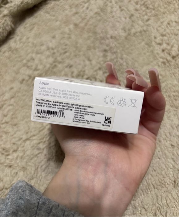 навушники Apple Earpods lightning в новому стані з коробкою