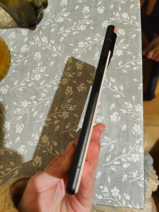 Обмен pixel 6 8/128 neverloc