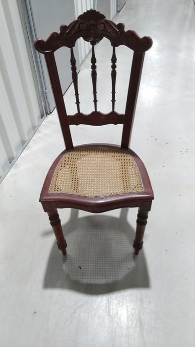 Duas cadeiras  palhinha