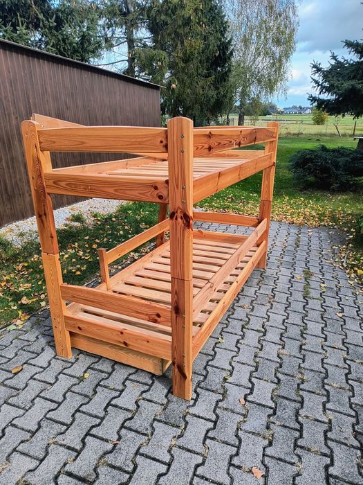 Łóżko piętrowe drewniane