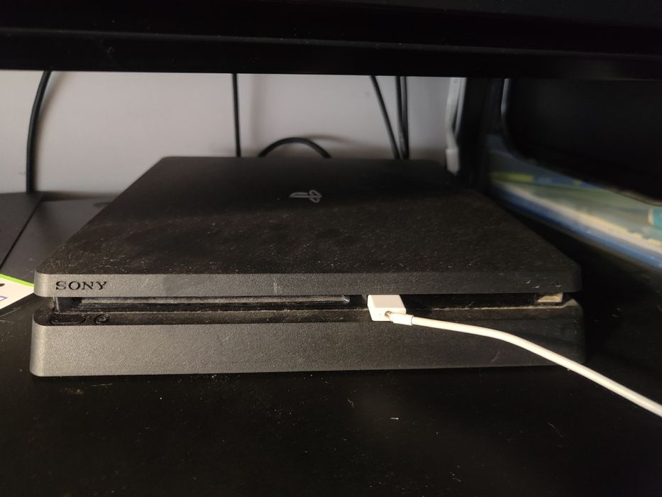 PS4 Slim + 17 Games + 2 Controllers64740287743875122