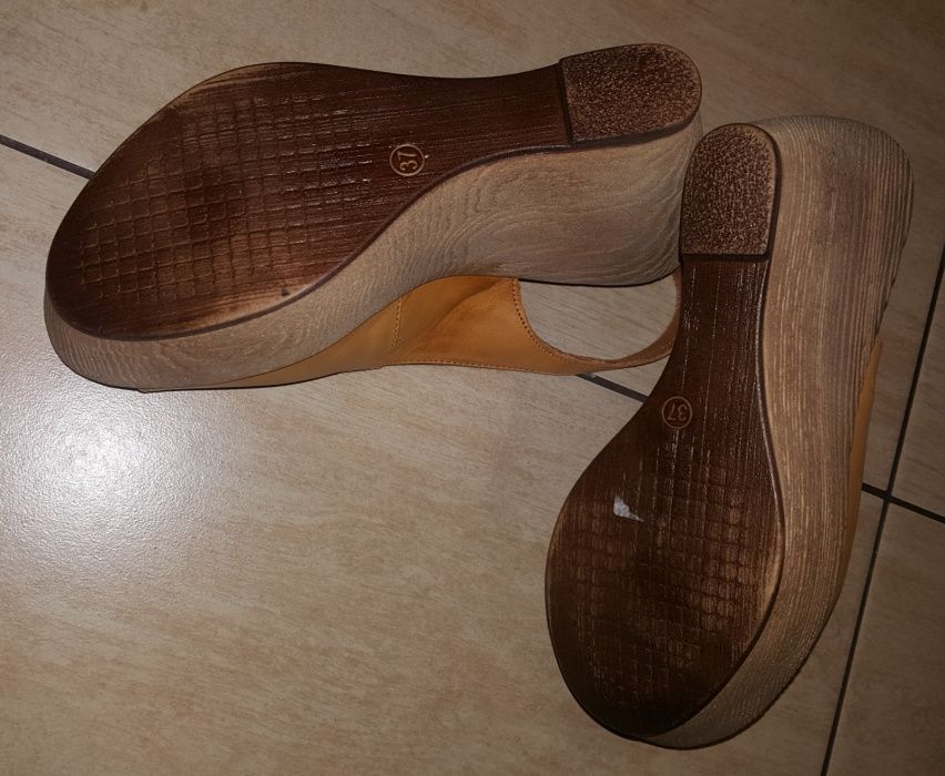 Skórzane koturny Lasocki 37