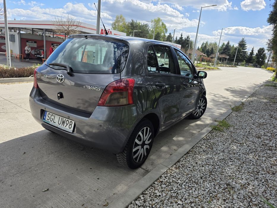 Toyota Yaris  1.3 benzyna . 2008 r
