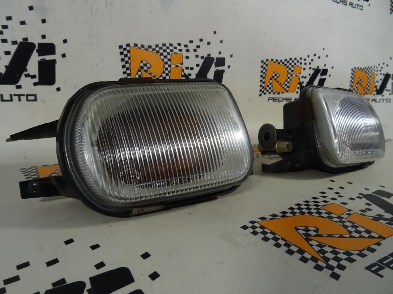 Farol nevoeiro frente direito MERCEDES-BENZ SLK (R170)