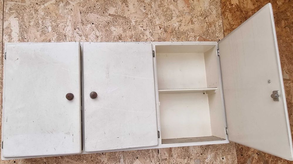 Armário de parede antigo (Louceiro)