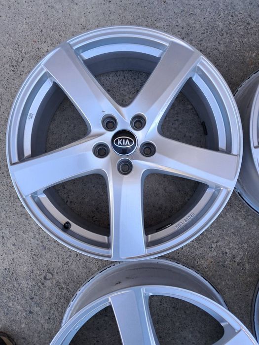 Диски 5 * 114.3 * R19 Alutec KIA HYUNDAI Toyota колісні диски 5 114.3 19 на різні моделі машин