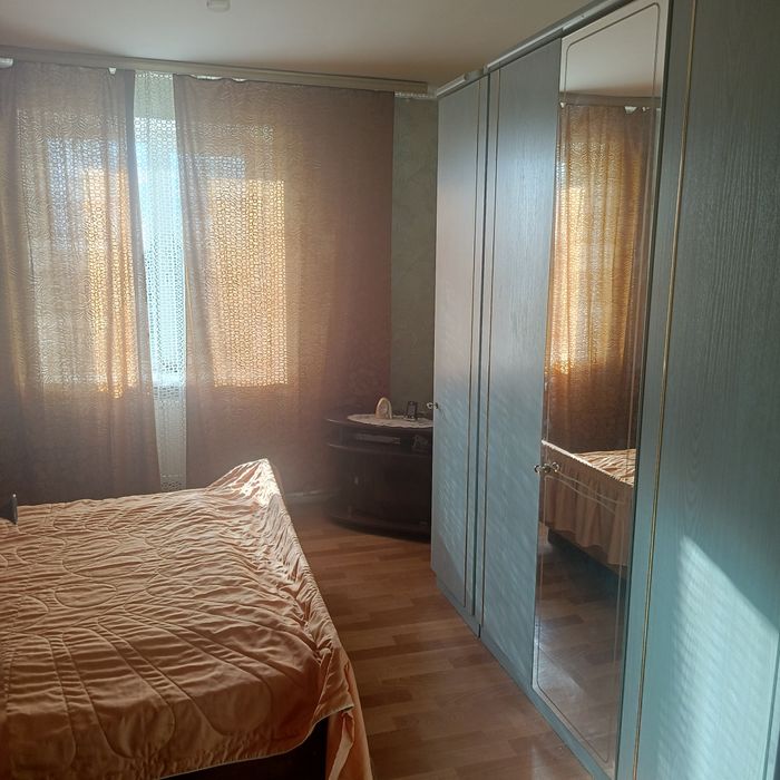 Продається в центрі міста 4х кімнатна квартира.