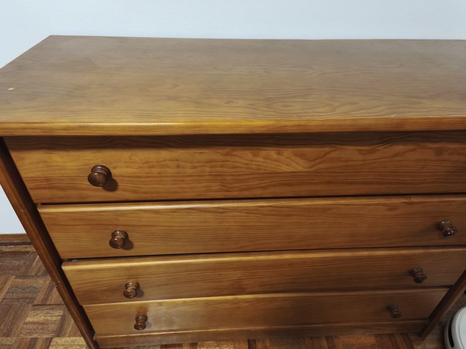 Comoda e mesinhas de cabeceira