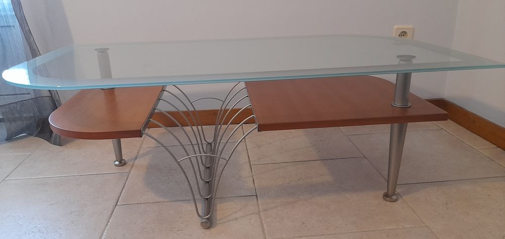 Mesinha de centro em vidro, cerejeira e metal