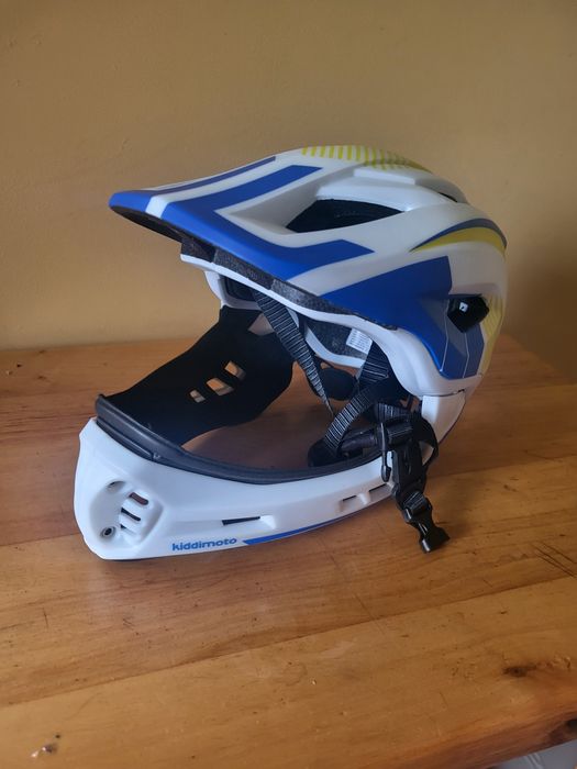 Прдам детский шлем kiddimoto