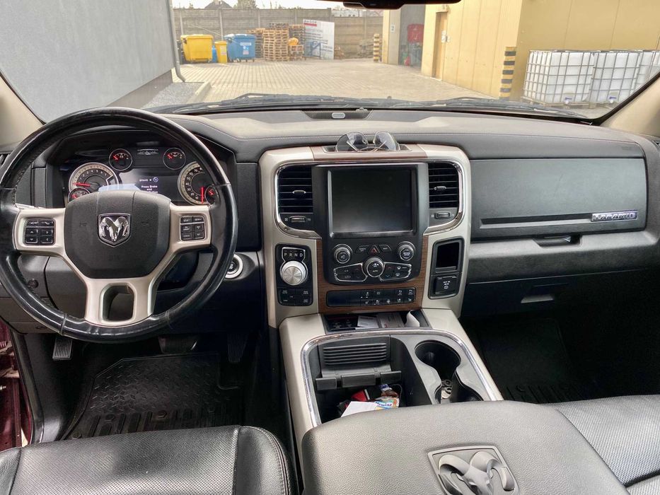 Dodge Ram Laramie 4x4, 5,7 HEMI, benzyna, bogato wyposażony, HEMI