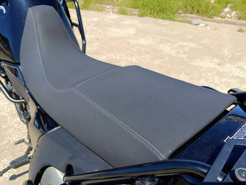 Moto trail clássica Triumph Tiger 900 T400