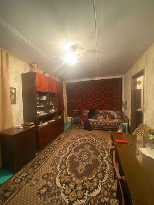 Продам 3к\кв в Центре города.В хорошем,жилом состоянии.Этаж 1\5.