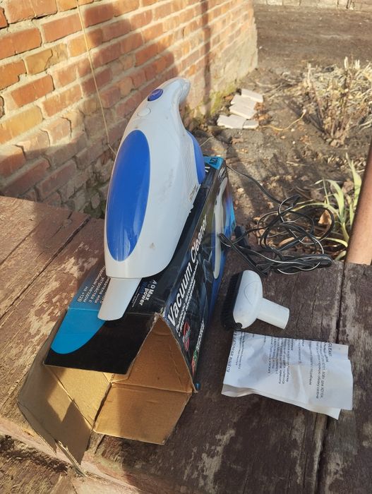 Автопилисос майже новий