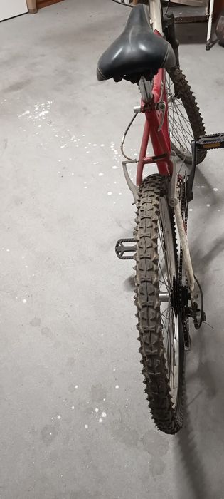 Bicicleta TT  com suspensão à frente