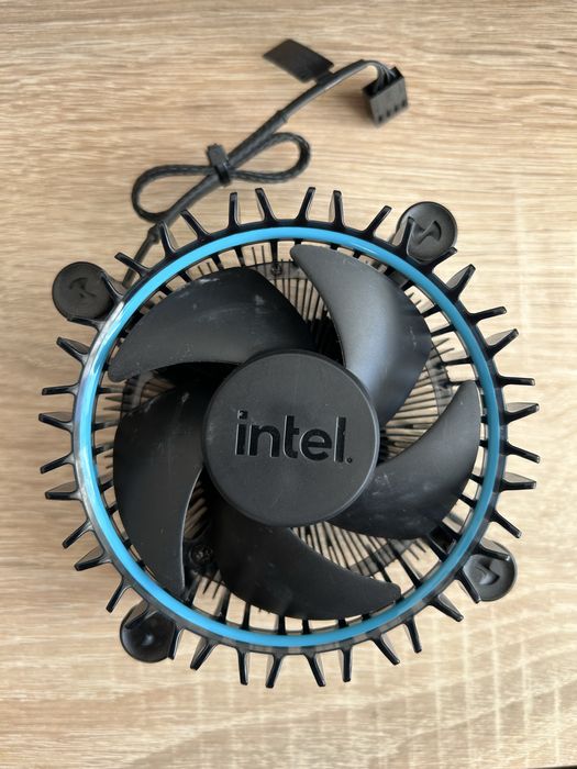 Chłodzenie komputerowe Intel BOX LAMINAR RM1