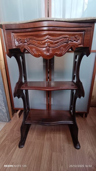 Mesinha com pedra mármore