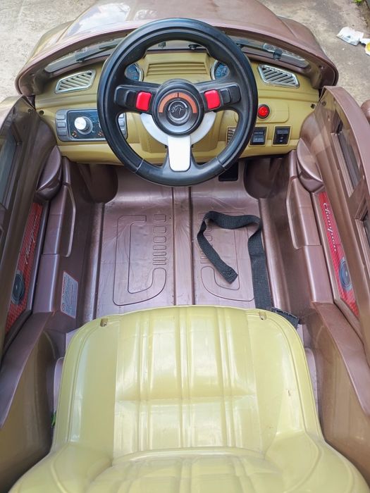 Детский автомобиль.