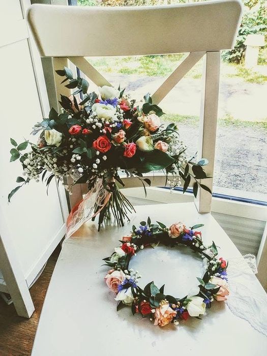 Dekoracja kwiatowa kościoła / dekoracja ślubna