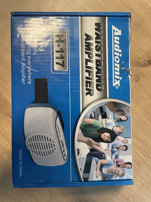 Microfone portatil headset com amplificador de cintura.