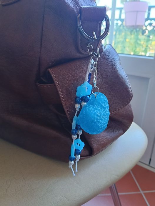 Bag charm artesanal coração