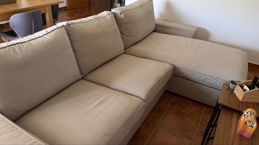 Sofá com chaise lounge