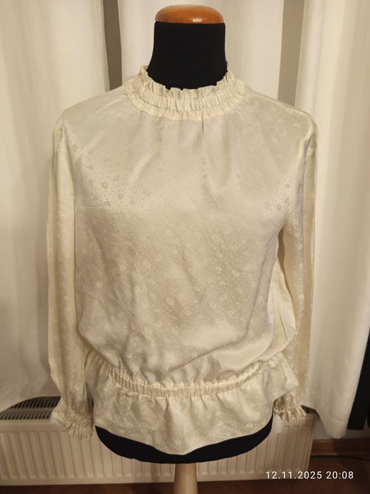 Elegancka jedwabna bluzka damska z baskinką Gestuz