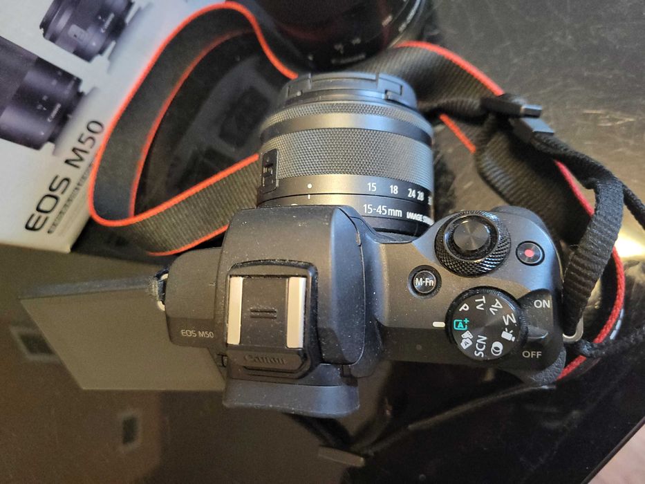 Canon EOS M50 body plus 2 obiektywy ( 15-45mm i 55-200mm) stan idealny