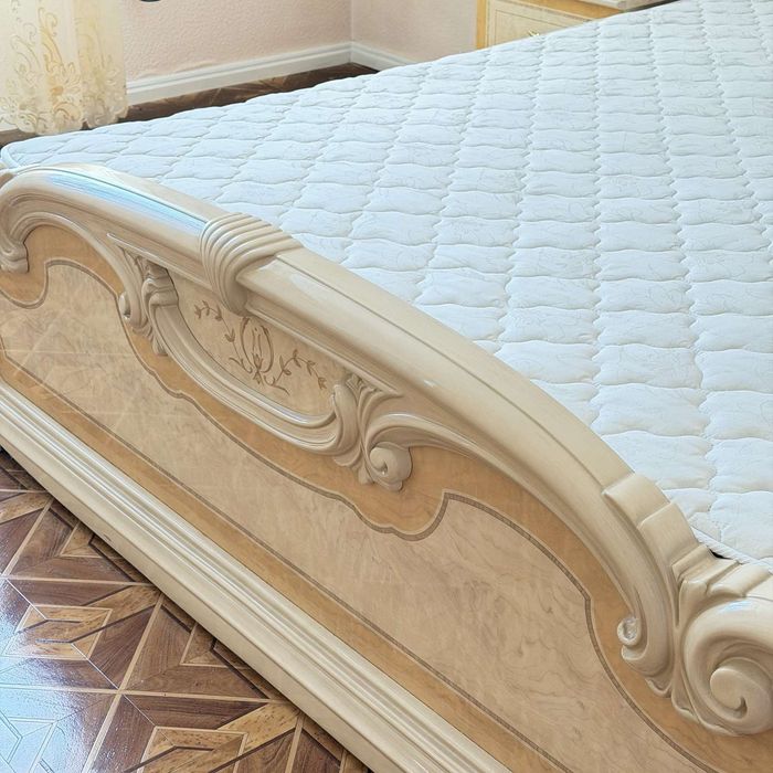 Итальянский спальный гарнитур