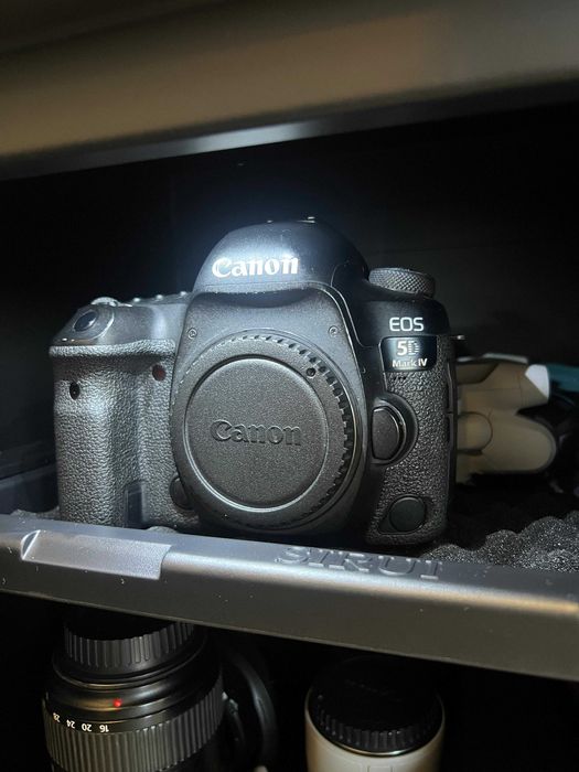Canon 5D Mark IV