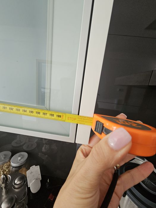 Movel suspenso de cozinha branco lacado e vidro
