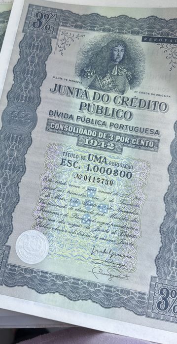 Conjunto de moedas e notas antigas