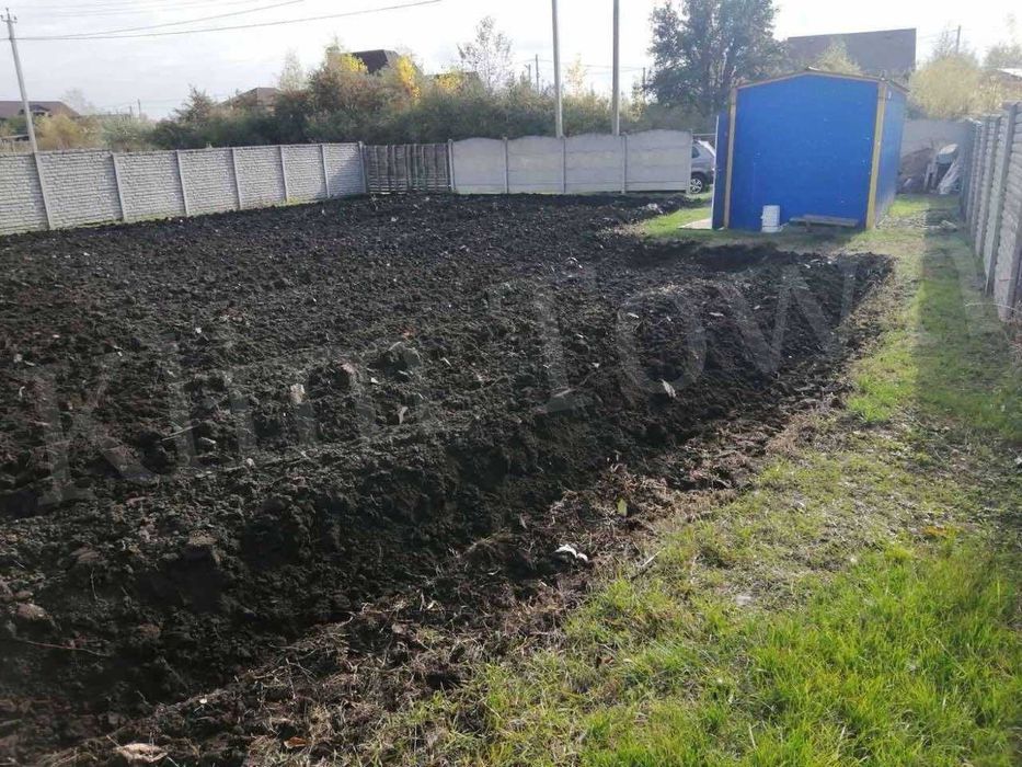 Продається земельна ділянка біля с. Горобіївка
