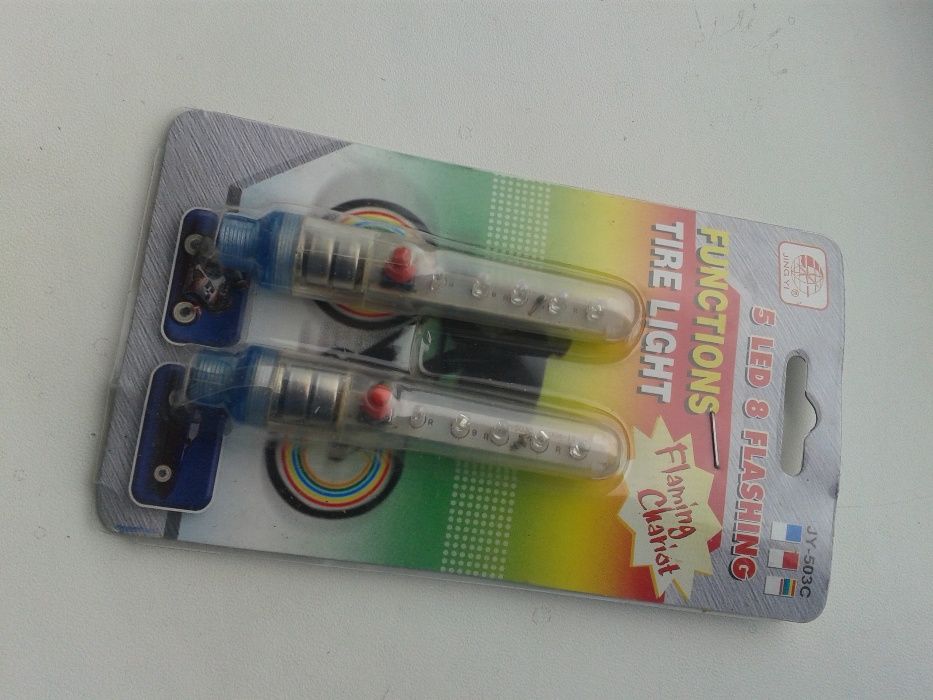 LED ковпаки для мотоциклів, велосипедів, автомобілів (8 режимів) пачка