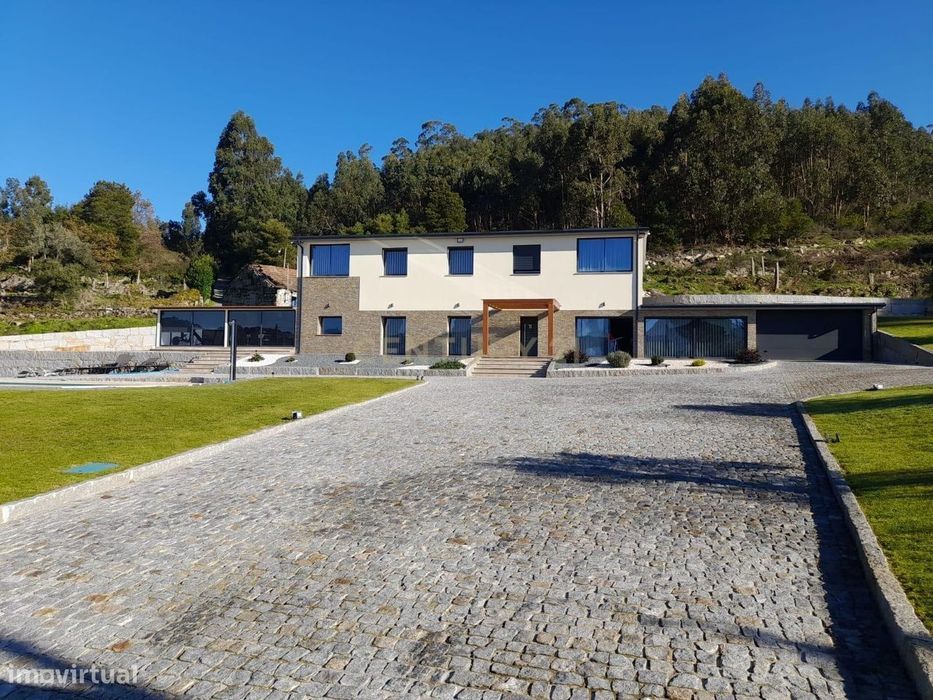 Moradia de Luxo V3 em Cabeça Santa, Penafiel