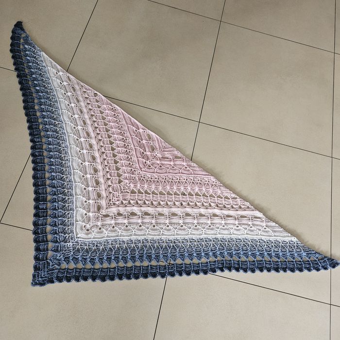 Chusta robiona ręcznie na szydełku rękodzieło Handmade