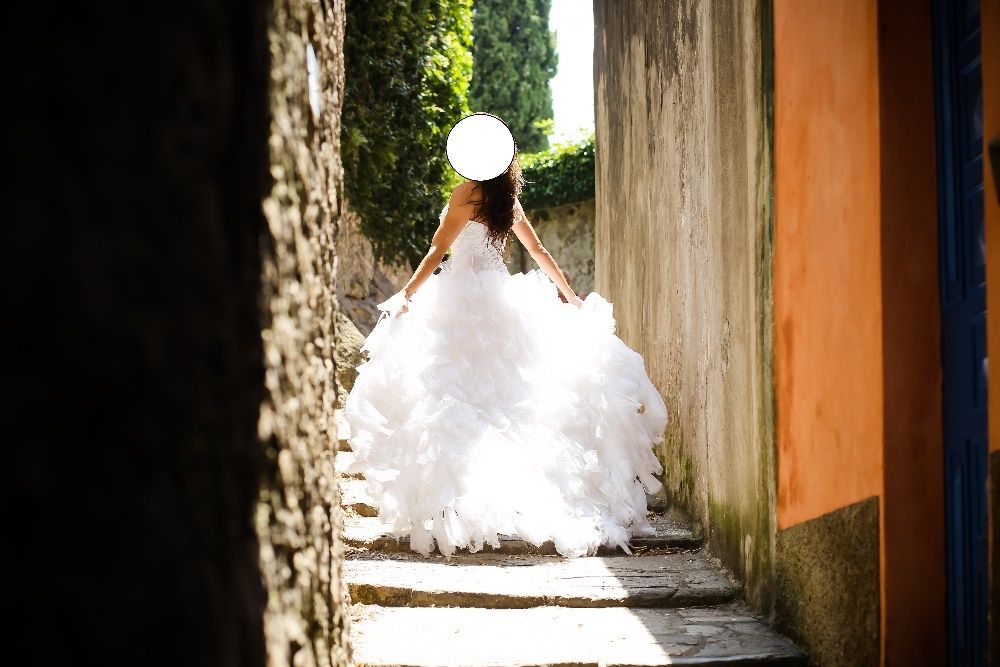 Suknia ślubna z trenem, bolerko