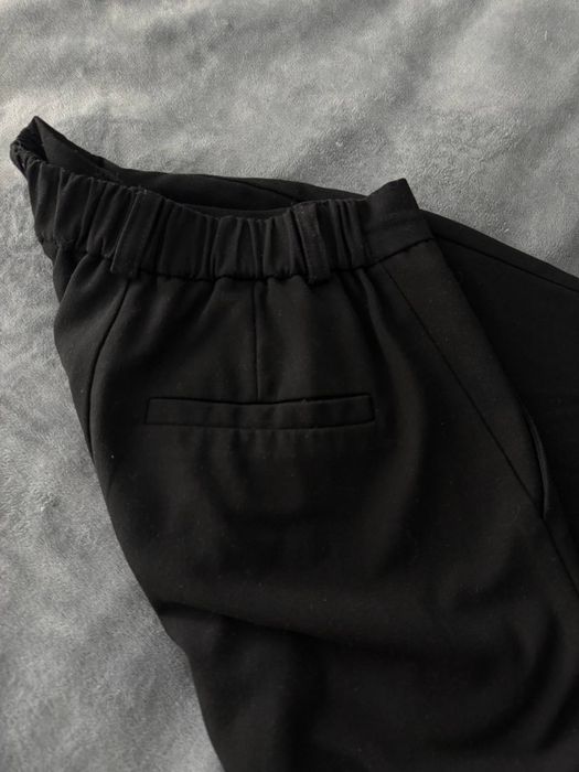 Жіночі брюки чорні