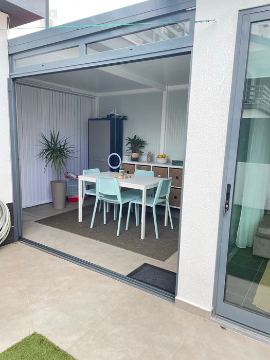 Conjunto mesa extensivel + 4 cadeiras