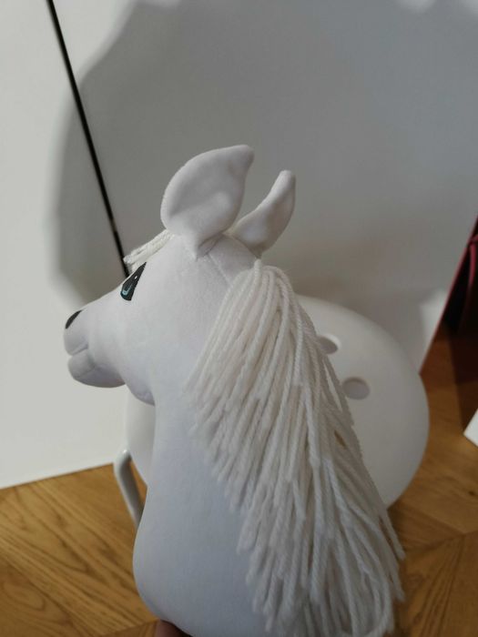 Hobby horse koń na patyku biały