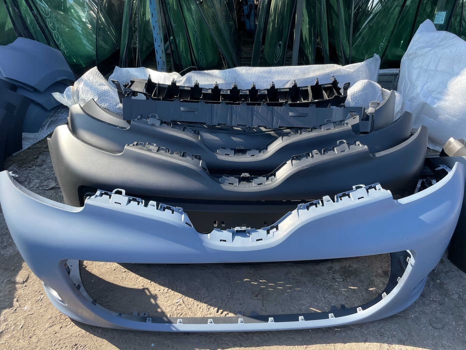 Zderzak tył Trafic III lift różne kolory Nowe