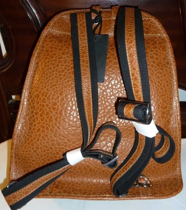 Mochilas italianas novas em pele Momo Design - SALDO