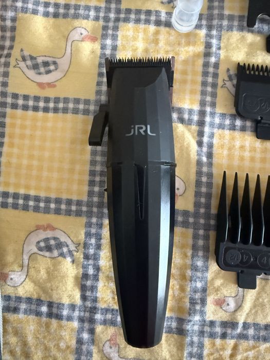 Maquina de Cabelo JRL Onyx Completa
