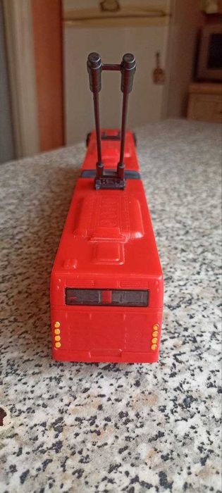 Троллейбус с гармошкой свет автоинформатор двери штанги 1:43 (37см)