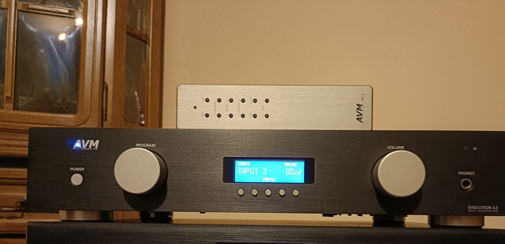 WzmacniaczAVM Evolution a 3ng +pilot top stan