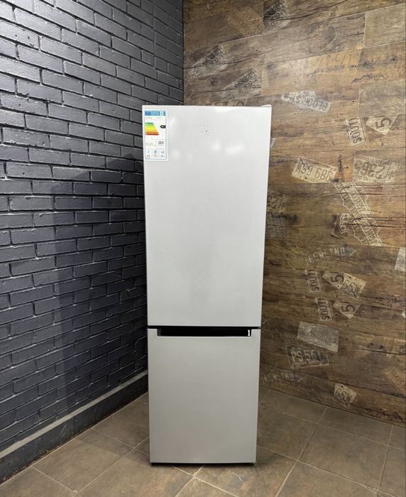 Холодильник Bosch KGN39XW32