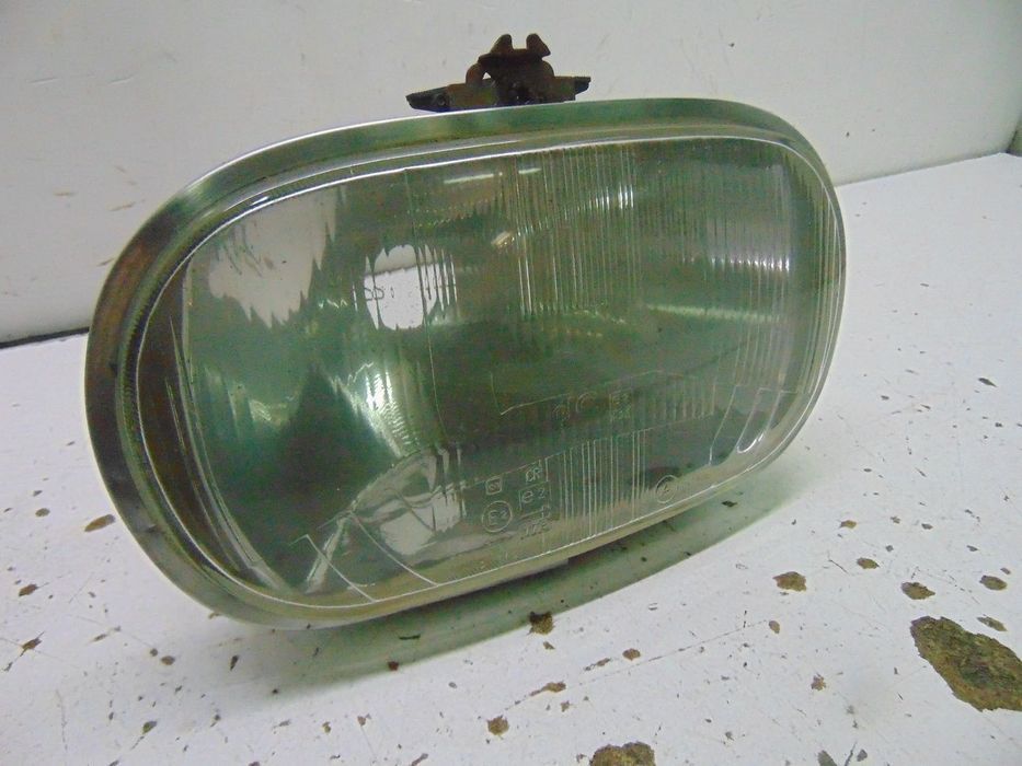 Peugeot 204 farol