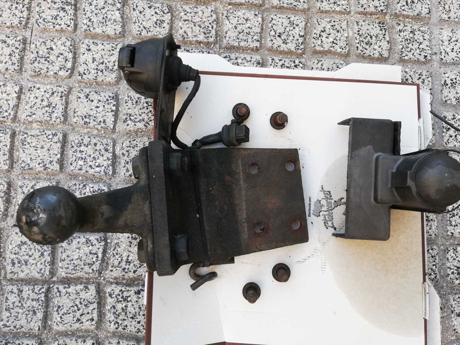 Engate com bola para reboque