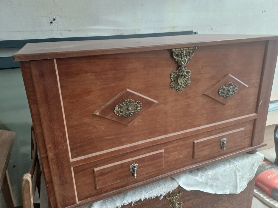 Arca/Baú em madeira para arrumação